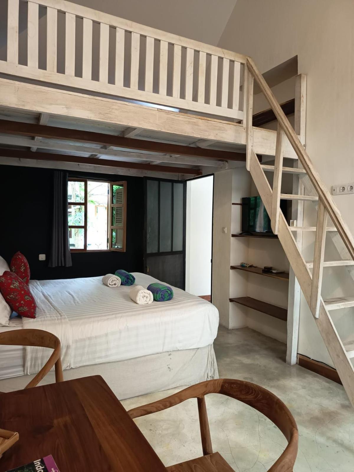 Hotel Blue Garden Yogyakarta Bangunjiwo Exterior foto