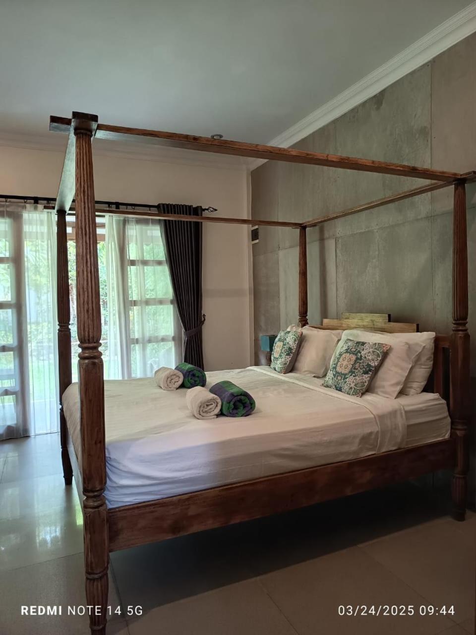 Hotel Blue Garden Yogyakarta Bangunjiwo Exterior foto